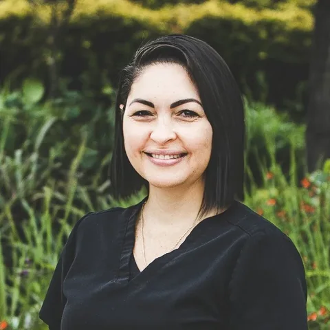 Neli, Dental Assistant